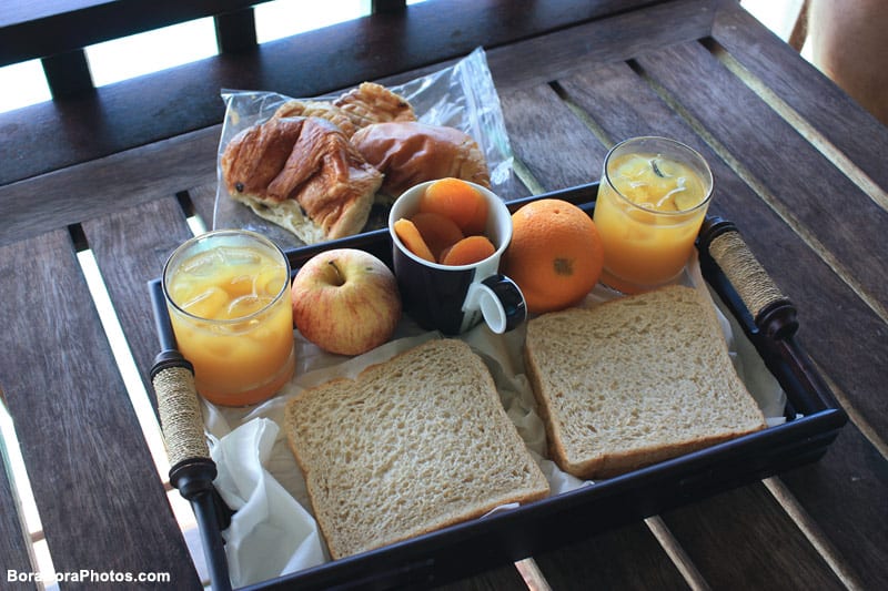 Bungalow lunch on a budget | boraboraphotos.com