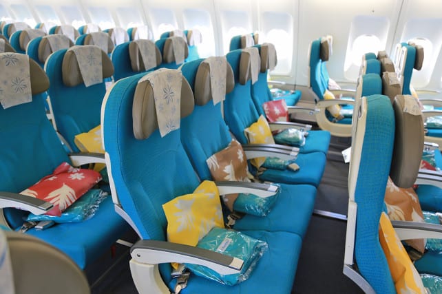 Air Tahiti Nui airlines Moana Economy Class | boraboraphotos.com