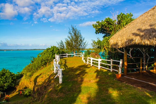 Small private island in Bora Bora | boraboraphotos.com